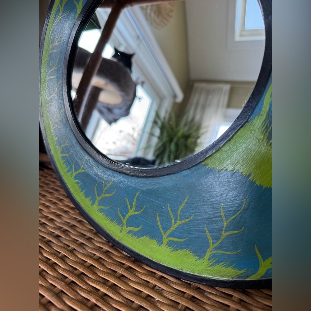 Hand-Painted Giraffe Mirrors – Whimsical & One-of-a-Kind - Picture 5 of 16